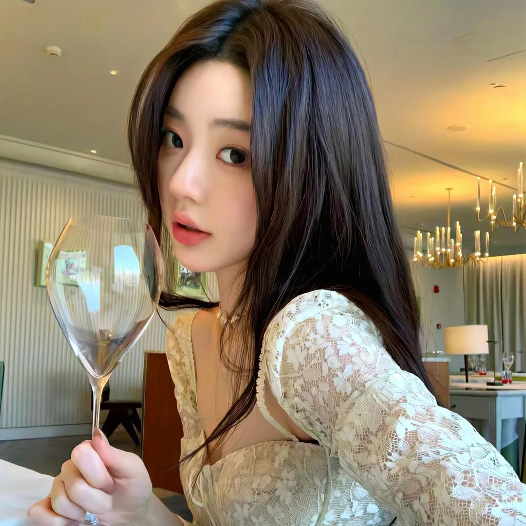 骑自行车的女人